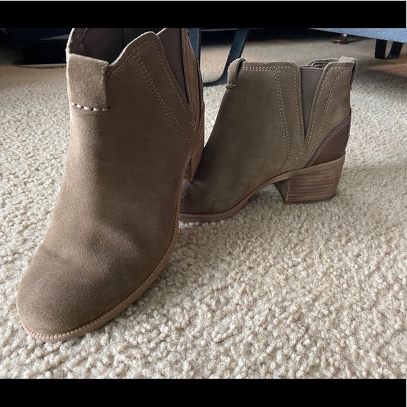 Clark booties - Picture 2 of 5